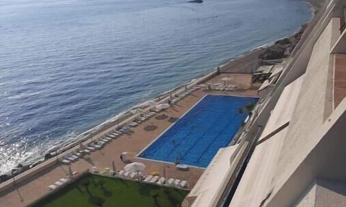 Aamchit Apartamento | Silvia's romantic Byblos beachfront Duplex