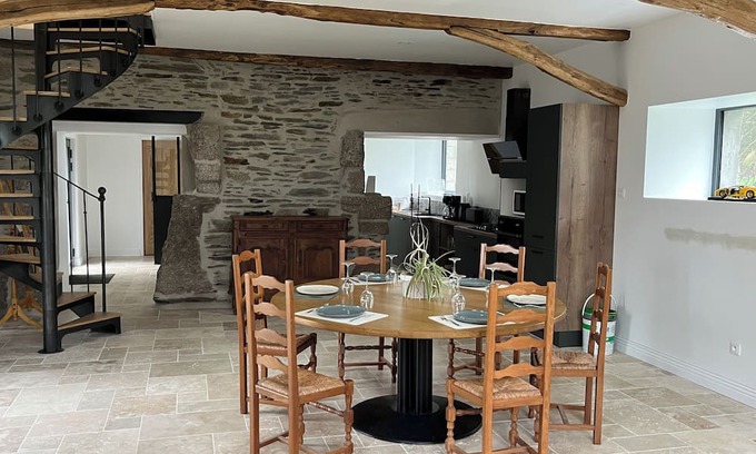 Corlay Casa | Gite in a farmhouse, located on the farm among the sheep.
