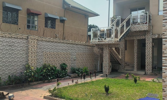 Limete Casa | Serene 5-Bedroom Apartment in Kinshasa's 10ème Rue Limete-Résidentiel