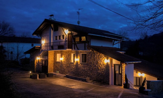 Oiartzun Casa | Entire coutry house for 16-24 in the basque coast - 15 min to San Sebastián
