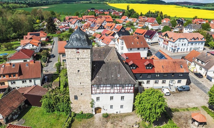 Am Ohmberg Apartamento | Vacation in the castle up to 15 pers. Apartment: Burggraf & Himmelsleiter