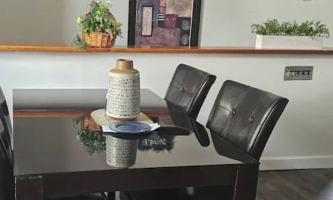 South Chicago Heights Apartamento | Charming and a Cozy 2-bedroom apartment in South Chicago Heights with AC