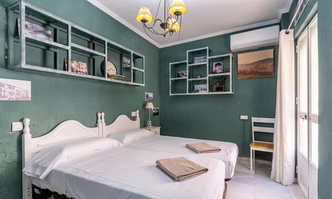 Cantillana Apartamento | Pintor Ocaña 3 - Two Bedroom Apartment, Sleeps 4