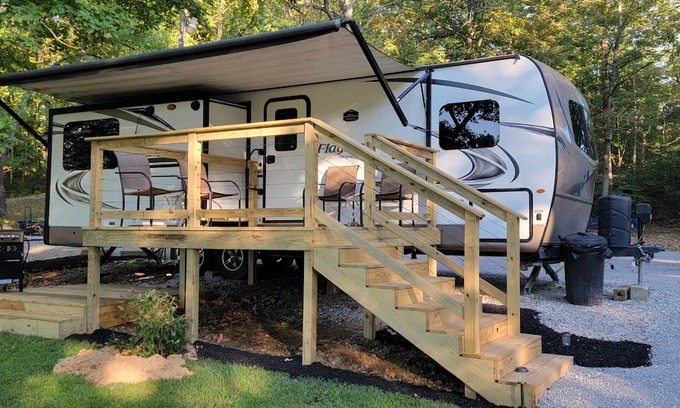 Battletown Casa | Cozy RV on the river.
