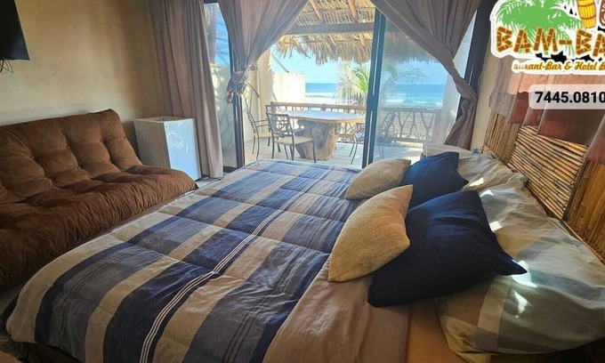 Área del bulevar Barra Vieja Hotel | Oasis Suite with Ocean View Breakfast Included. AcapulcoDiamante a