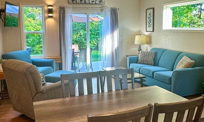 Cadillac Cabaña | Destination Leisure – Cottage A, 2BR Next to Mitchell State Park Campground