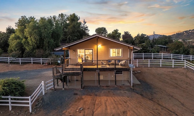 Rainbow CDP Casa | Scenic Deck w/Sunset Views & Dining Near Temecula Wineries | Estrada Ranch