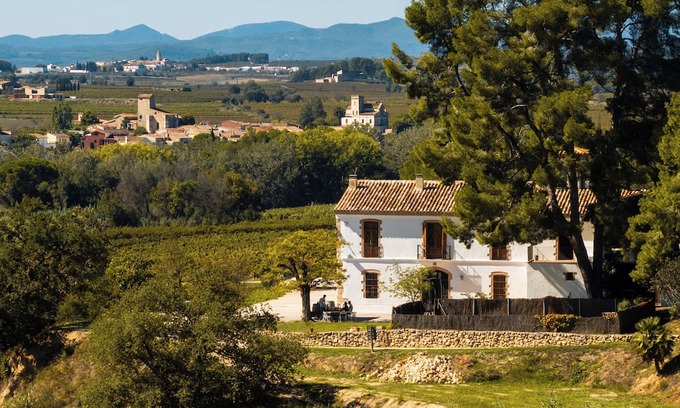 Subirats Casa | Manor house in a vineyard estate, 35’ from Barcelona