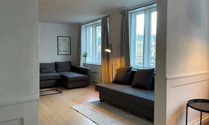 Indre By Apartamento | Elegant Townhouse - Steps from Amalienborg
