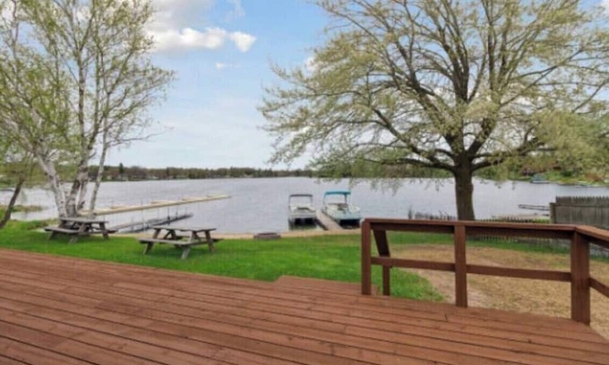 Long Lake Cabina | Unit 1 Long lake-Lakefront-2 BR