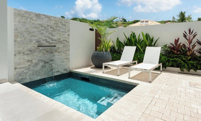 Halcyon Heights Casa | Azzurro 03 Summary: N