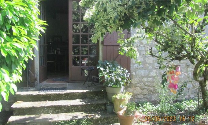 Mouzieys-Panens Cama Y Desayuno | Guest Room 'La Grange Aux Livres' with Shared Garden and Wi-Fi