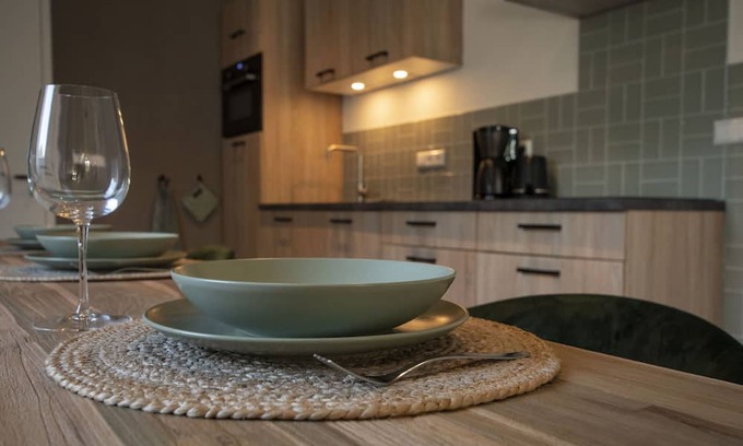 Leidschendam Apartamento | Luxury hotel rooms, possibly with farmer's breakfast!