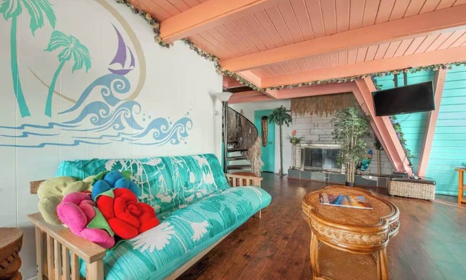 Ocean Shores Villa | 2BR Hawaiian Beach Villa - Walk to Beach - Pet-Friendly, Sleeps 7