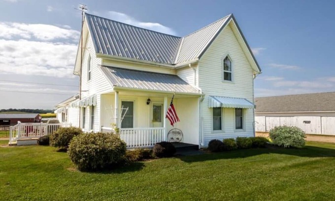 Shullsburg Apartamento | The Country Farmhouse | A&D Rise Getaways