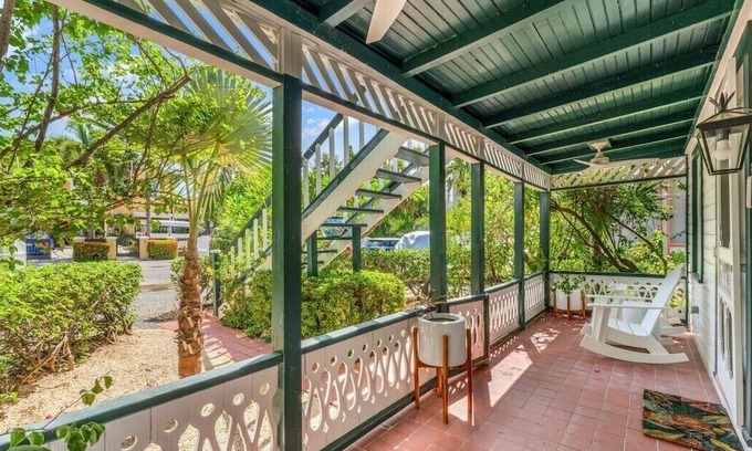 West Bay Cabaña | Historic Boggy Sand Wood Cottage with Pool & Private Seven Mile Beach Access