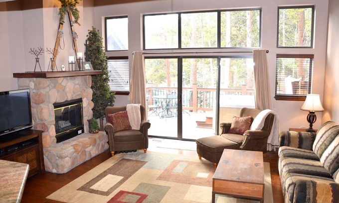 Warrior's Mark Chalet De Esquí | Private Hot Tub | Walk to Lift & Main St