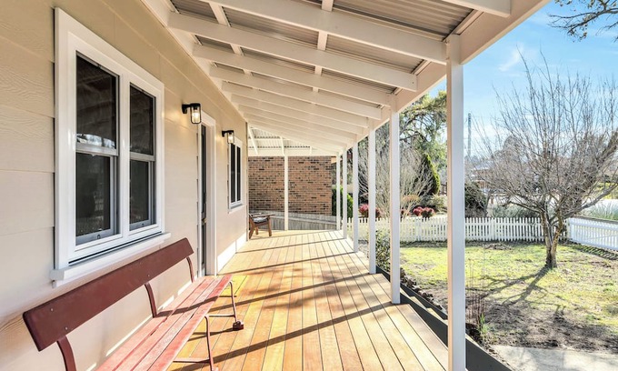 Cooma Casa | Newly renovated 4 bed, 3 bath retreat with lux stone fireplace & cook’s kitchen