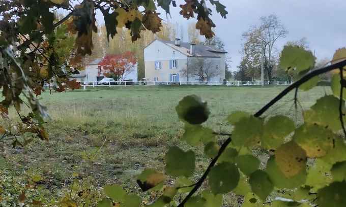 Mazeres Cama Y Desayuno | Bed and Breakfast 'Chambre D'hôtes De La Hulotte' with Shared Pool, Wi-Fi and Air Conditioning