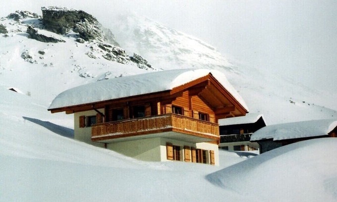 Wiler Chalet De Esquí | Cabin in Wiler with sauna and Wi-Fi
