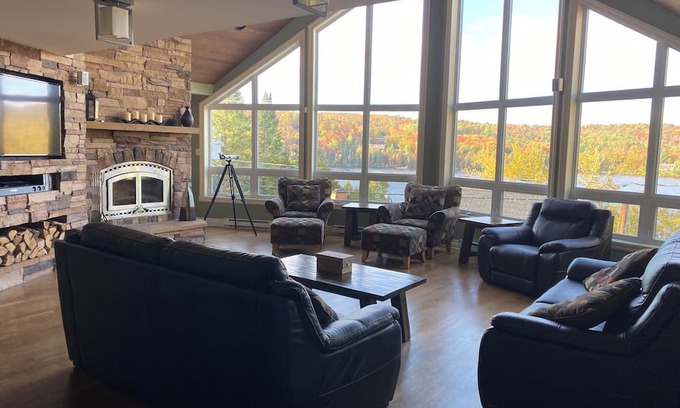 Sainte-Marguerite-du-Lac-Masson Chalet De Esquí | Panoramic view of Lac Masson. A lot of activities! Rental 31 days and more