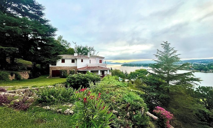 Villa Carlos Paz Casa | Lovely 5-bedroom classy villa mediterranean style in Villa Carlos Paz