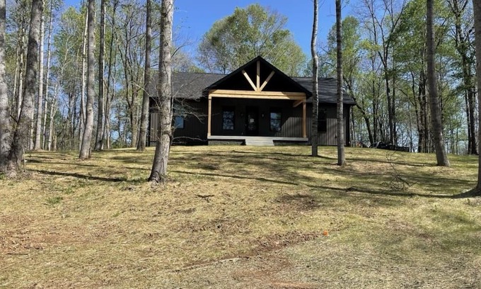 Lynchburg Casa | Peaceful Hilltop Lake Retreat