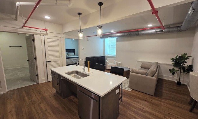 McMinnville Condominio | Charming 1BR condo in McMinnville, TN, perfect for a cozy getaway.