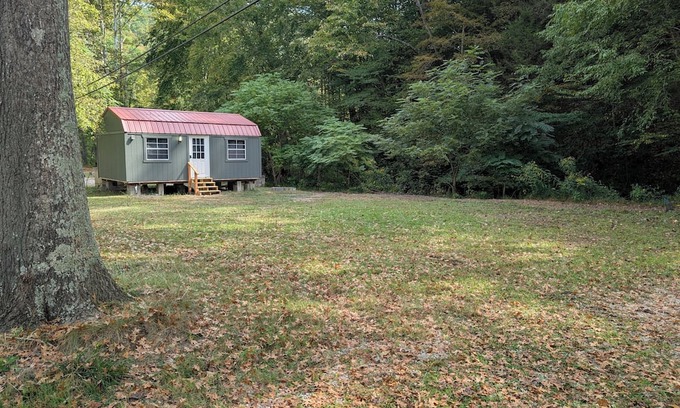 Spurlockville Cabina | Horse Creek Cabins - Creekside Cabin near Ivy Branch
