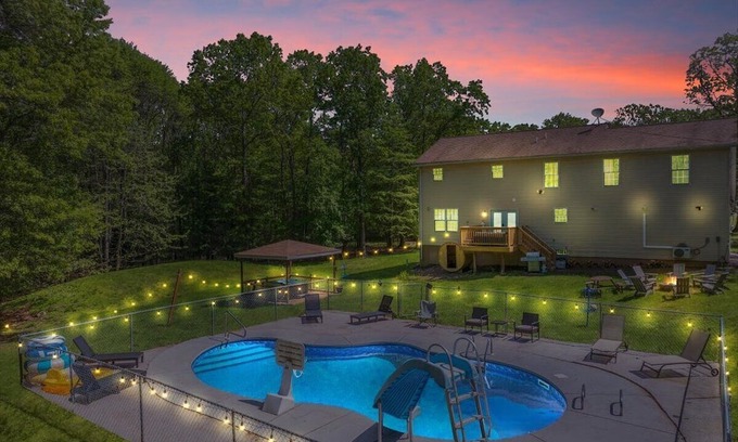 Cresco Casa | Heated IG Pool+Sauna+Hot Tub+Game Room+Theater