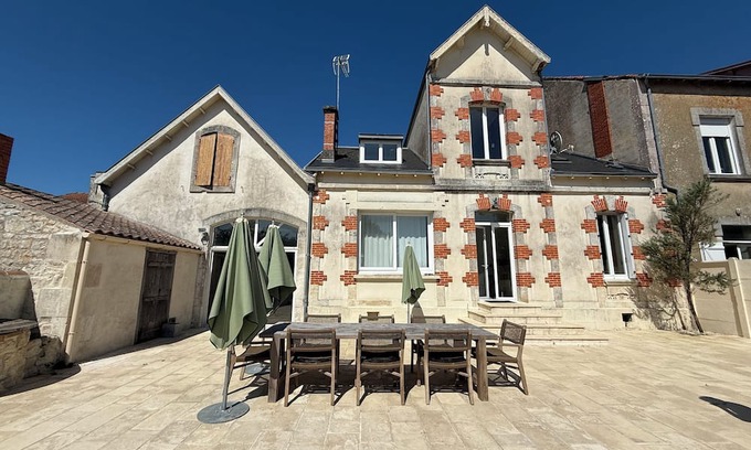 Bourcefranc-le-Chapus Villa | Villa at the foot of the Ile d'Oléron bridge