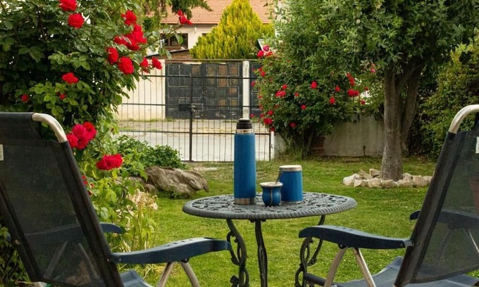 Esquel Casa | La Cármela your home in Patagonia. Private garden and the tranquility you are looking for.