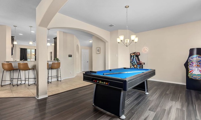 Temple Casa | Fire table|Pool Table|Movie Theatre|Arcade|14PPL