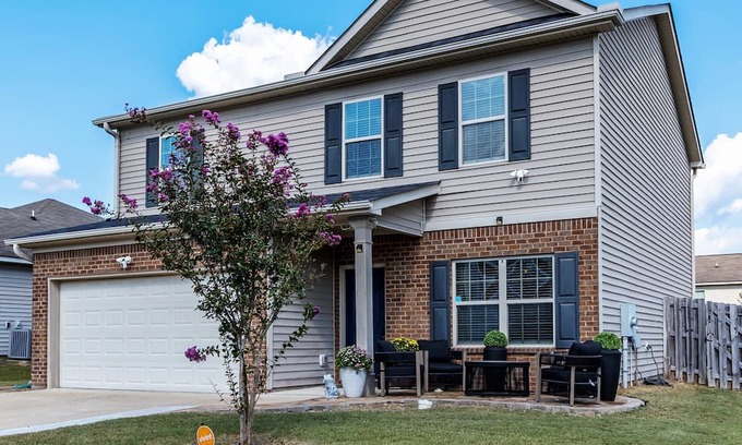 Phenix City Casa | Spacious 4-bedroom house close to Ft Moore/Ft Benning, in Phenix City with AC