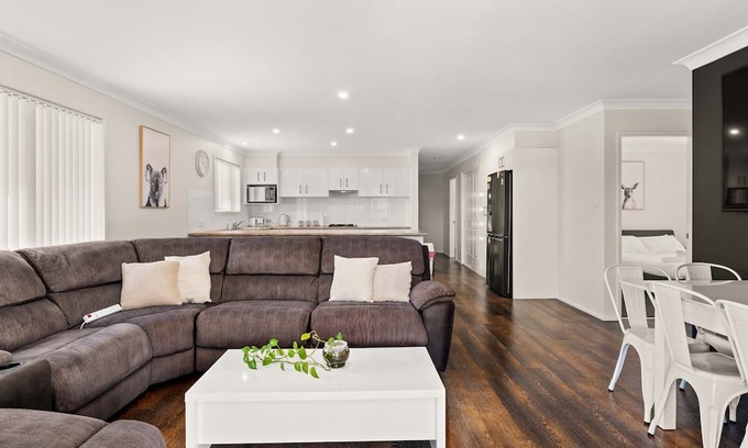 Sussex Inlet Casa | Holiday In The Moos - Four bedroom home of relaxation!