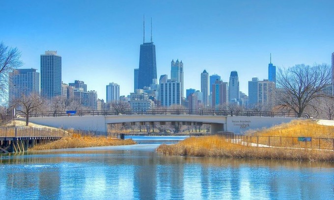 Near North Side Hotel | 4 Modern Units Walk to Washington Square Park and Lincoln Park Zoo!