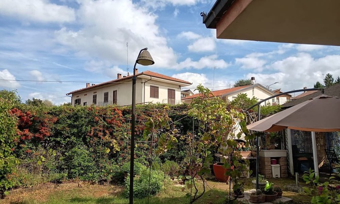 Monta Apartamento | Apartment 'La Dimora Nel Roero With Patio' with Private Terrace, Wi-Fi and Air Conditioning