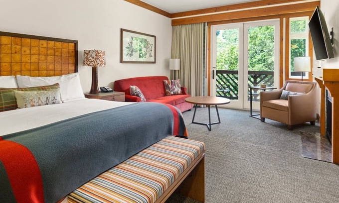 Spruce Peak Complejo | 1326 Studio Last Run Lodge | Spruce Peak Lodge | Mountain Views @ The Stowe Mountain Resort