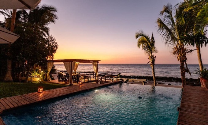 Máncora Villa | Beach house with spectacular oceanfront views and swimming pool in Mancora