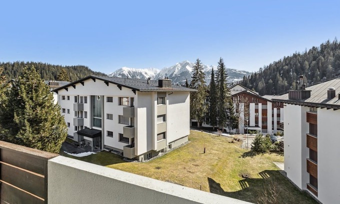 Laax Apartamento | Laax 365 Ski IN & Ski OUT - Bike & Relax with a view of the mountains, up to 6 people