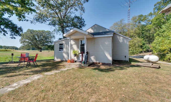 Toledo Casa | Pets Welcome: Tranquil Retreat w/ Yard in Jewett!
