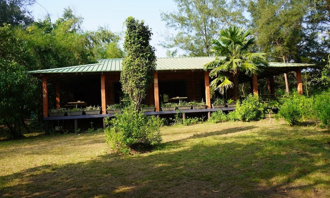 Karwar Cabaña | Camp Riveredge Paradise