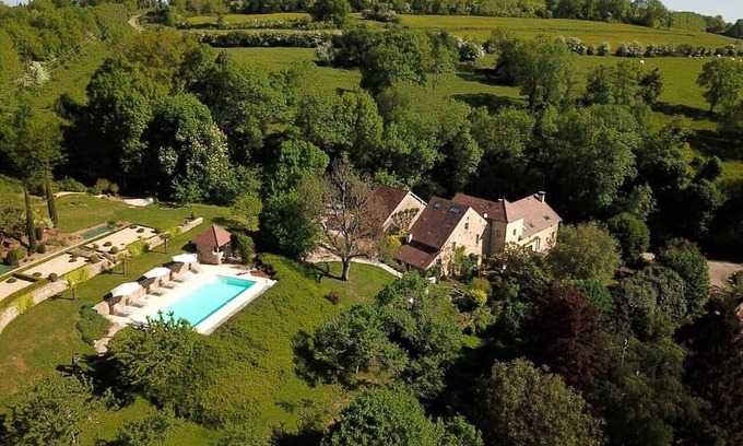 Montoillot Casa | Clos de Fougères - The entire estate