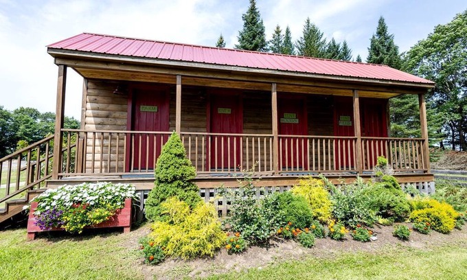 Turner Alquiler De RV | Adult Only Bell Tent Perfect for a Romantic Getaway in Turner, Maine