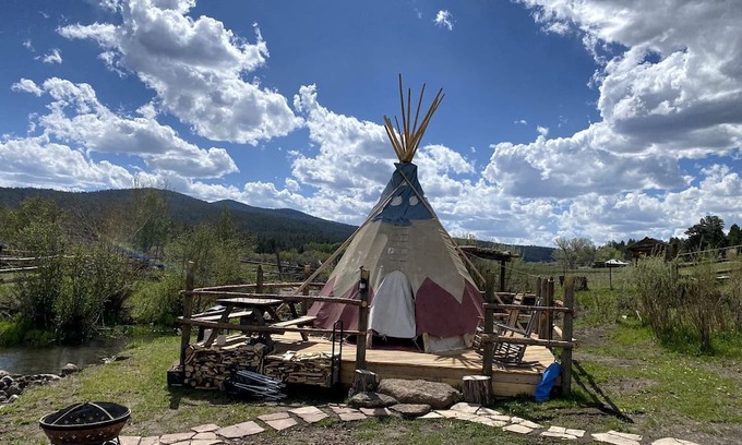 Petaca Casa | Cute Tipi in Tres Piedras for New Mexico Glamping Escapes