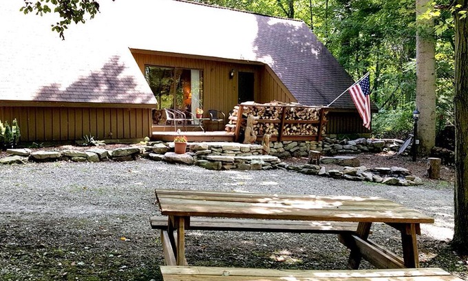 Champion Cabina | Family-Friendly Cabin Rental Nestled Among the Mountains of Champion, Pennsylvania