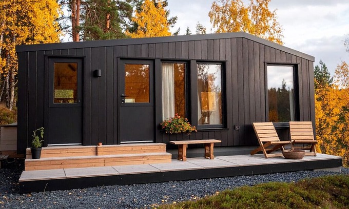 Yllas Cabina | Compact Cozy Cabin | Work & Play
