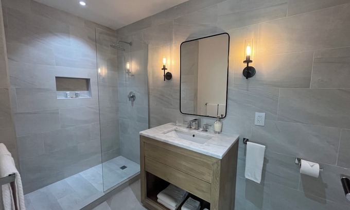 Nassau Condominio | The Sandpiper Condo