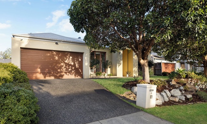 Waterways Casa | Freshly renovated 4-bedroom house. Featured on Foxtel's Love it or List it.