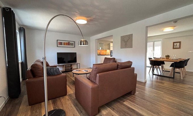 Oberderdingen Apartamento | Aposto Apartments Am Marktplatz 13 with Private Terrace and Wi-Fi